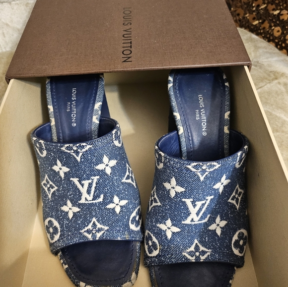 Authentic Louis Vuitton denim high heeled Sandal - Picture 3 of 6